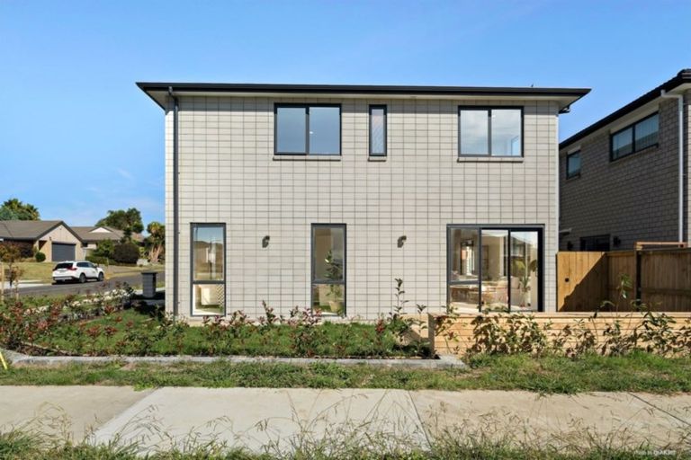 Photo of property in 62 Donegal Park Drive, Flat Bush, Auckland, 2019