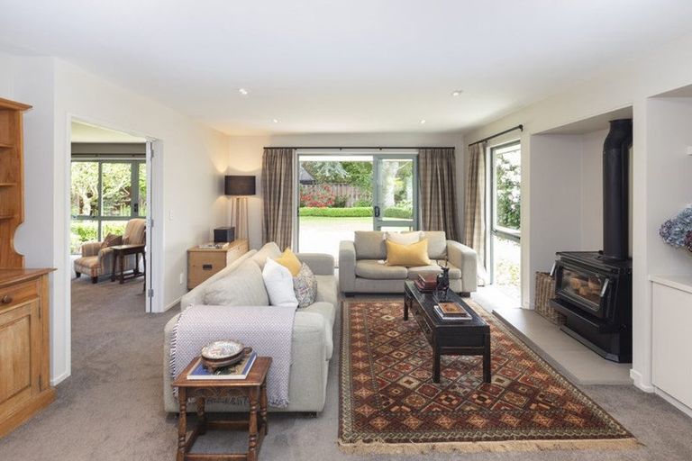 Photo of property in 23 Glenharrow Avenue, Avonhead, Christchurch, 8042