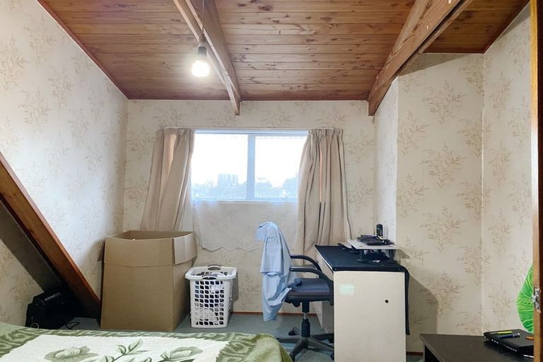 Photo of property in 1/21 Wattle Street, New Lynn, Auckland, 0600