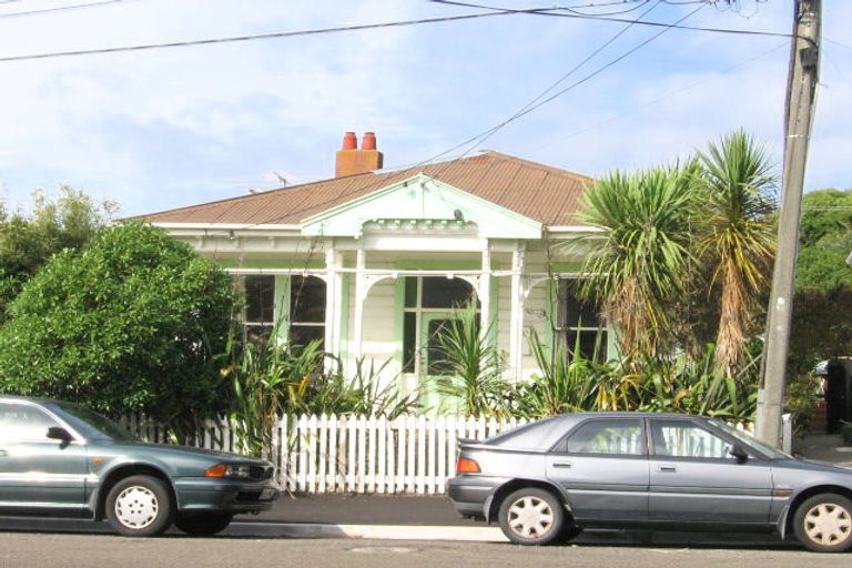 Photo of property in 2/7 Ribble Street, Island Bay, Wellington, 6023