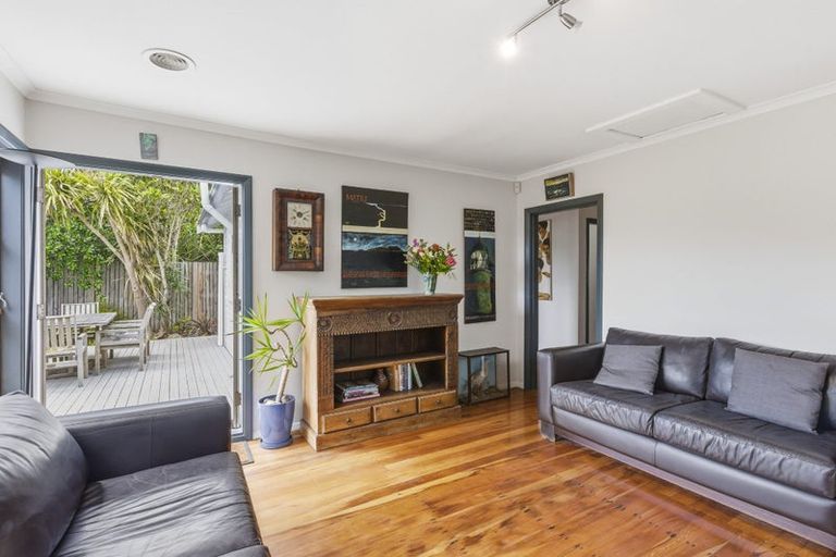 Photo of property in 5a Paneta Street, Paekakariki, 5034
