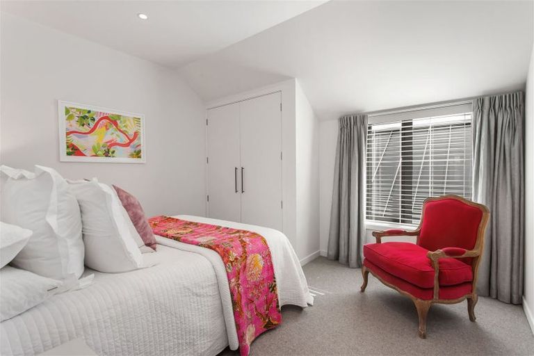 Photo of property in 86 Wairakei Road, Bryndwr, Christchurch, 8052