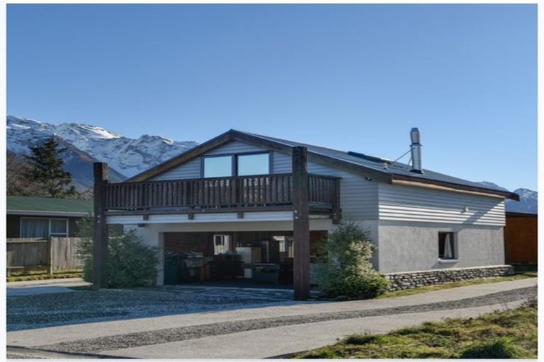 Photo of property in 13 Forbes Place, Glenorchy, 9372