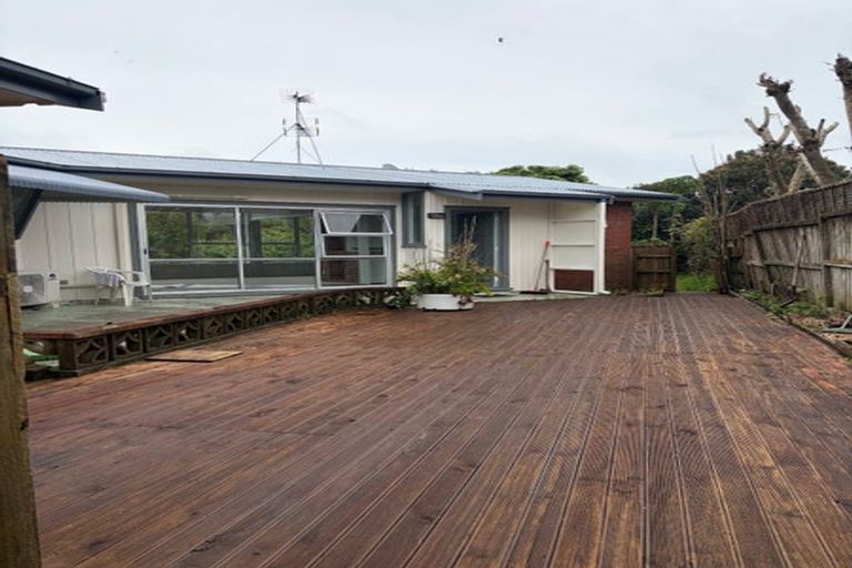 Photo of property in 96 Lake Road, Northcote, Auckland, 0627