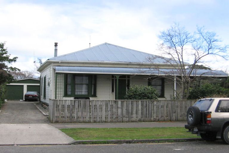 Photo of property in 44 Lombard Street, Palmerston North, 4410