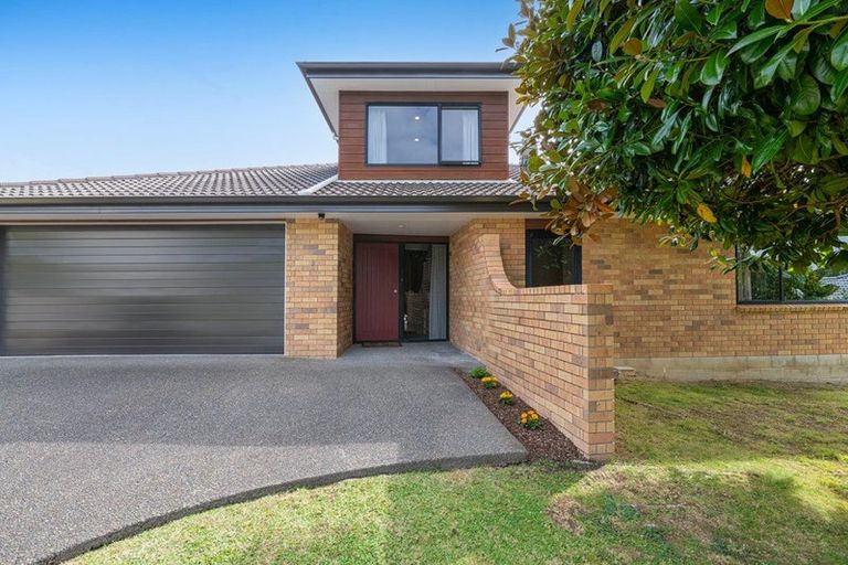 Photo of property in 9 Thornbill Rise, Unsworth Heights, Auckland, 0632