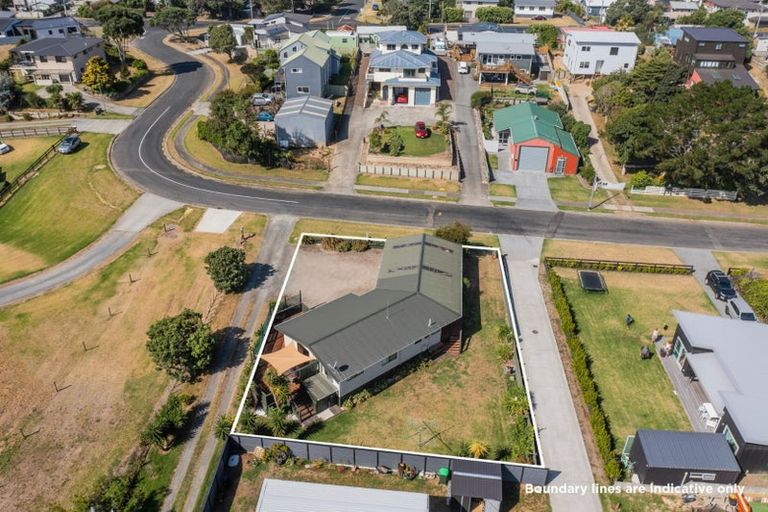 Photo of property in 14 Hanlen Avenue, Waihi Beach, 3611