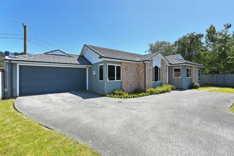 Photo of property in 2a Field Street, Silverstream, Upper Hutt, 5019