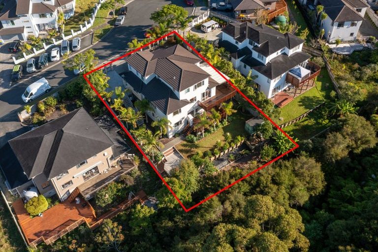 Photo of property in 5 Bintulu Place, Fairview Heights, Auckland, 0632