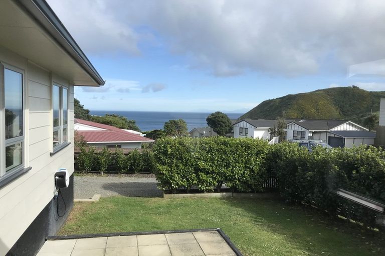 Photo of property in 30 Frobisher Street, Island Bay, Wellington, 6023