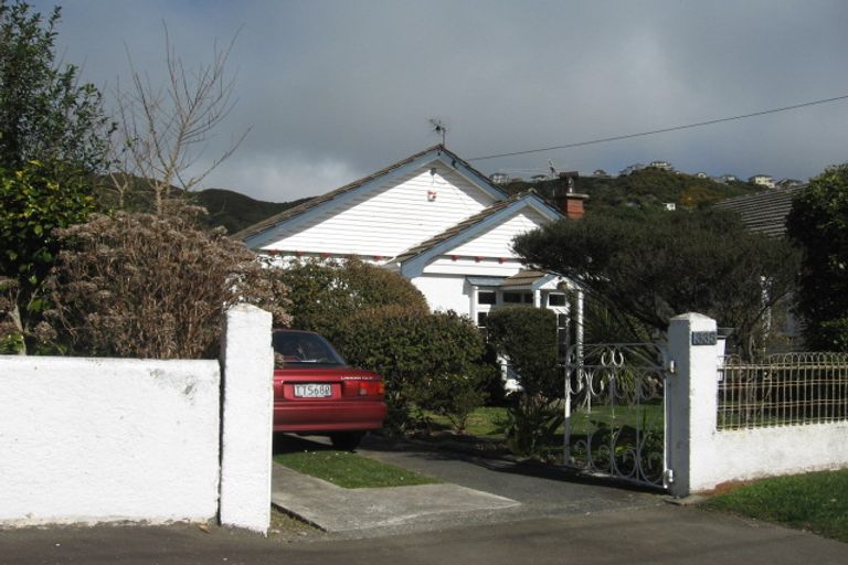 Photo of property in 335 Karori Road, Karori, Wellington, 6012