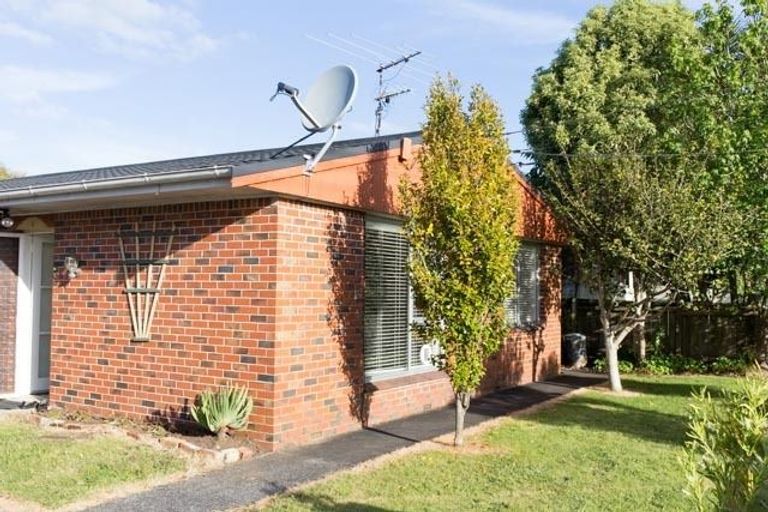 Photo of property in 1/11 Moa Road, Point Chevalier, Auckland, 1022