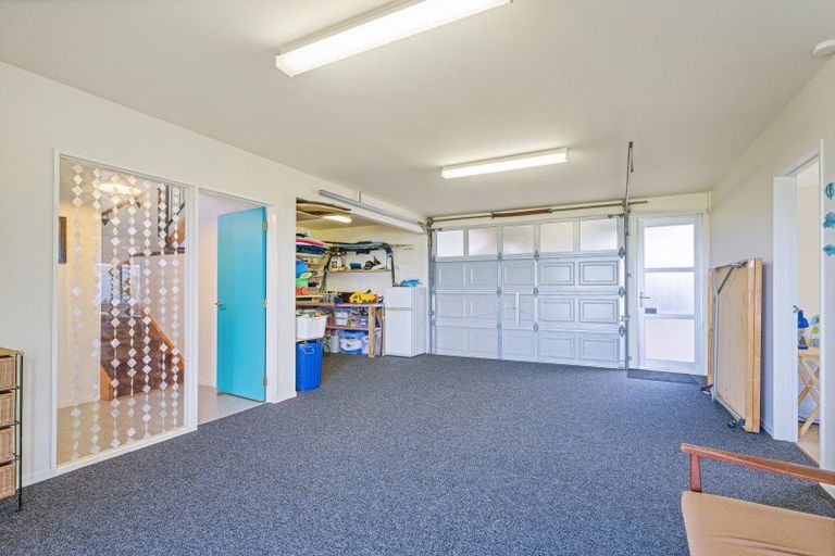 Photo of property in 92 Ocean Beach Road, Tairua, 3508