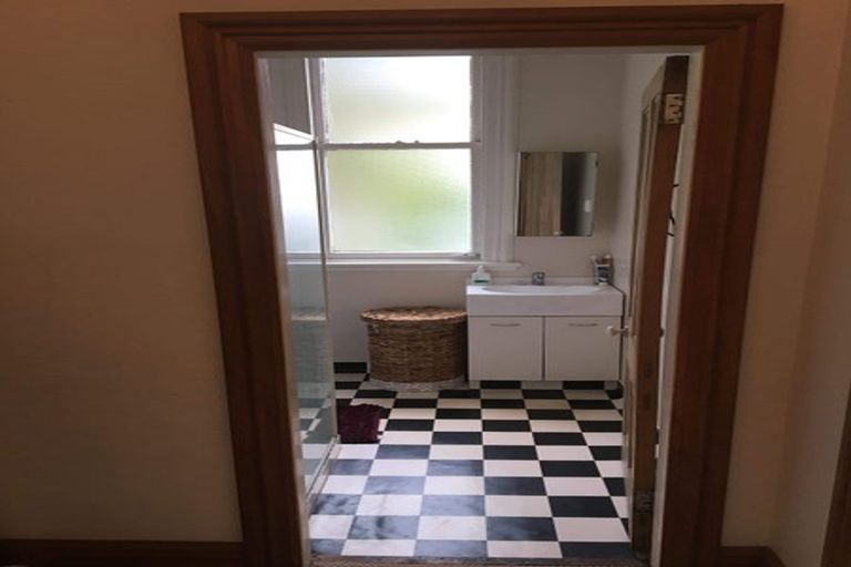 Photo of property in 171 Glenmore Street, Kelburn, Wellington, 6012