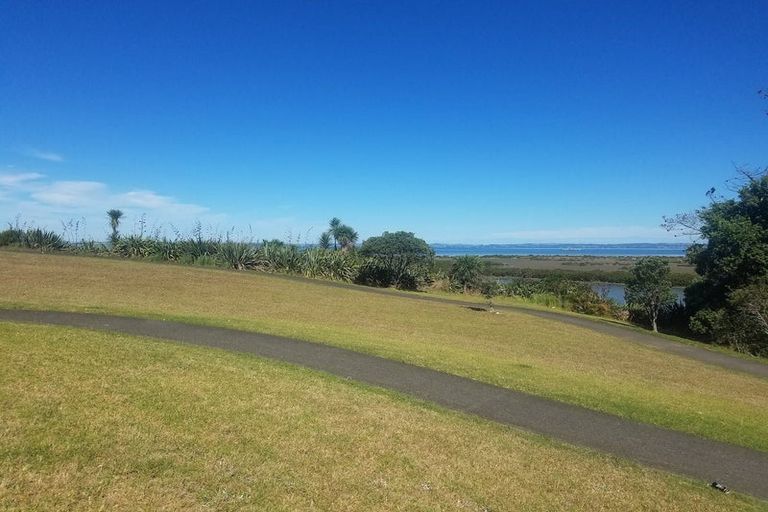 Photo of property in 97 Burundi Avenue, Clendon Park, Auckland, 2103