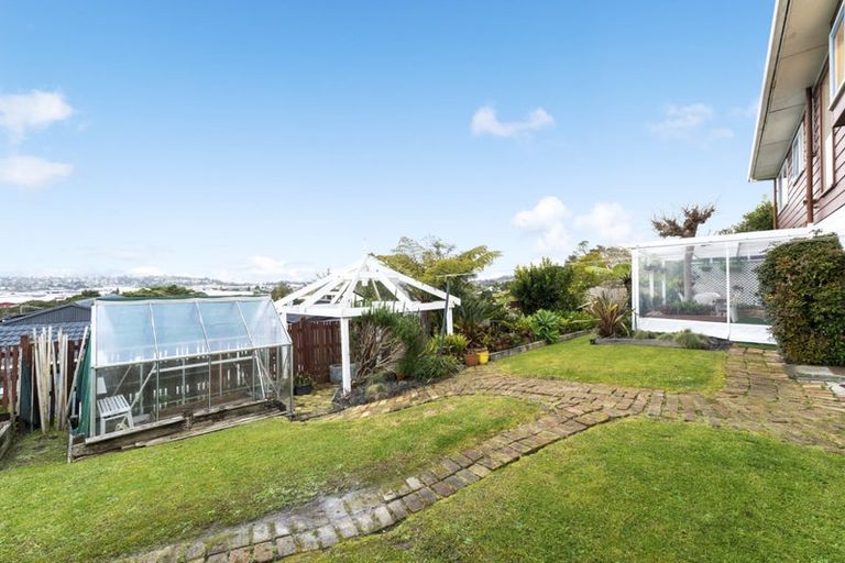 Photo of property in 51 Spence Road, Henderson, Auckland, 0612