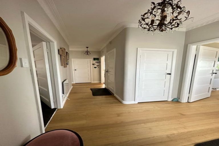 Photo of property in 34 Selwyn Road, Cockle Bay, Auckland, 2014