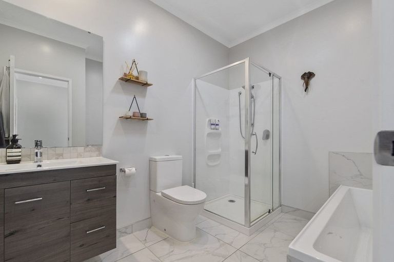 Photo of property in 83e Hobsonville Point Road, Hobsonville, Auckland, 0616