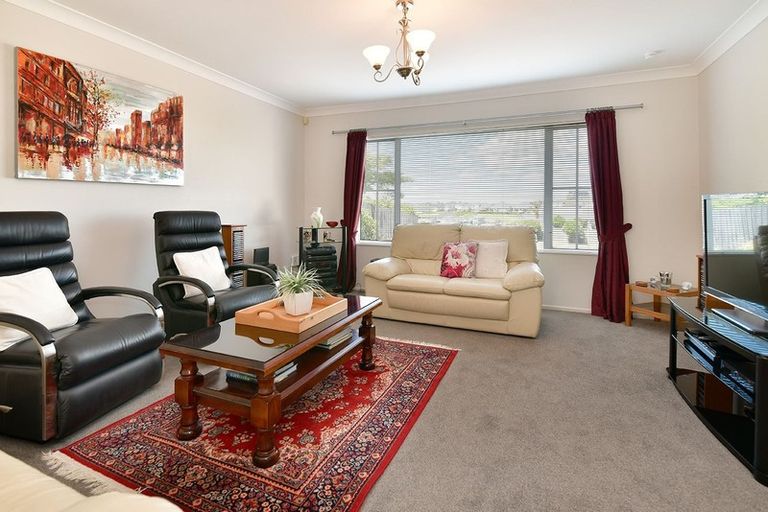Photo of property in 93 Tauranga Place, Orewa, 0931