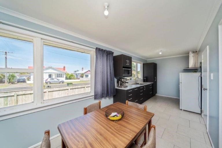 Photo of property in 5 George Street, Hawera, 4610