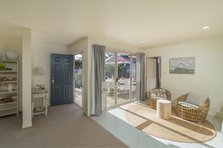 Photo of property in 37 Hahei Beach Road, Hahei, Whitianga, 3591