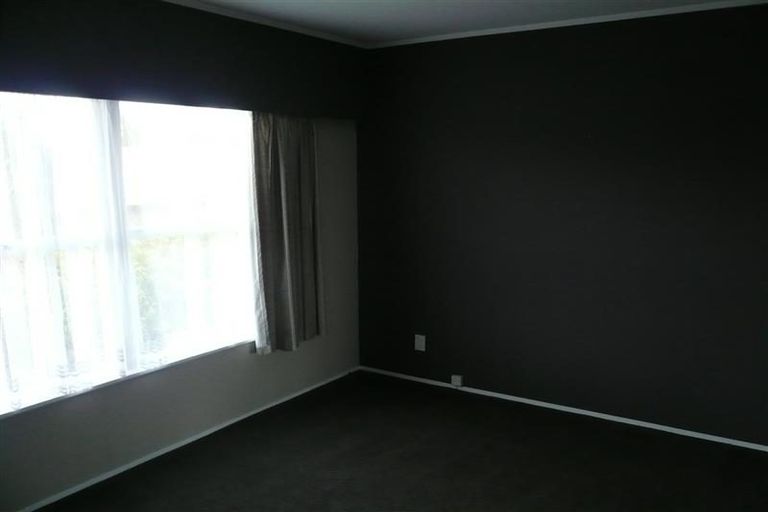 Photo of property in 1/66 Becroft Drive, Forrest Hill, Auckland, 0620