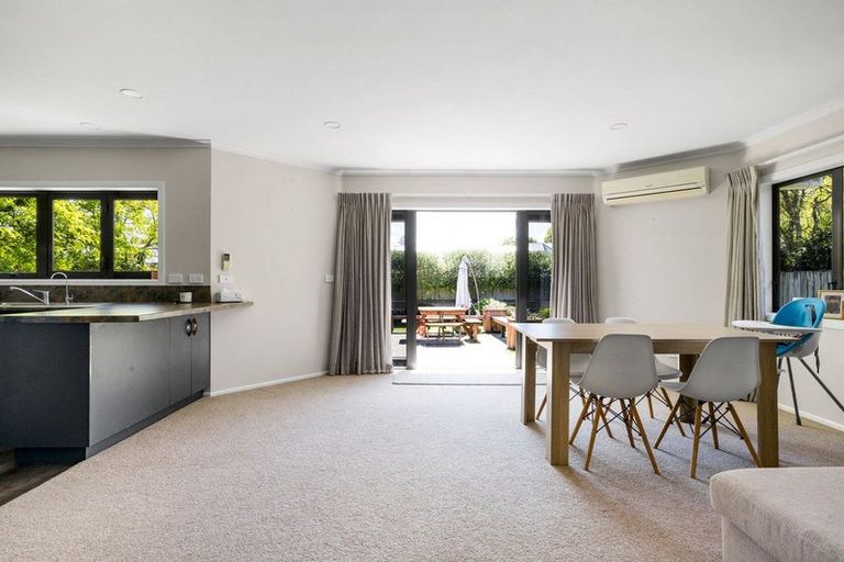 Photo of property in 33 Moore Street, Leamington, Cambridge, 3432