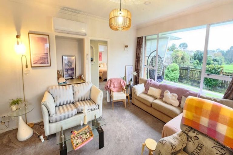 Photo of property in 2 Hood Place, Spotswood, New Plymouth, 4310