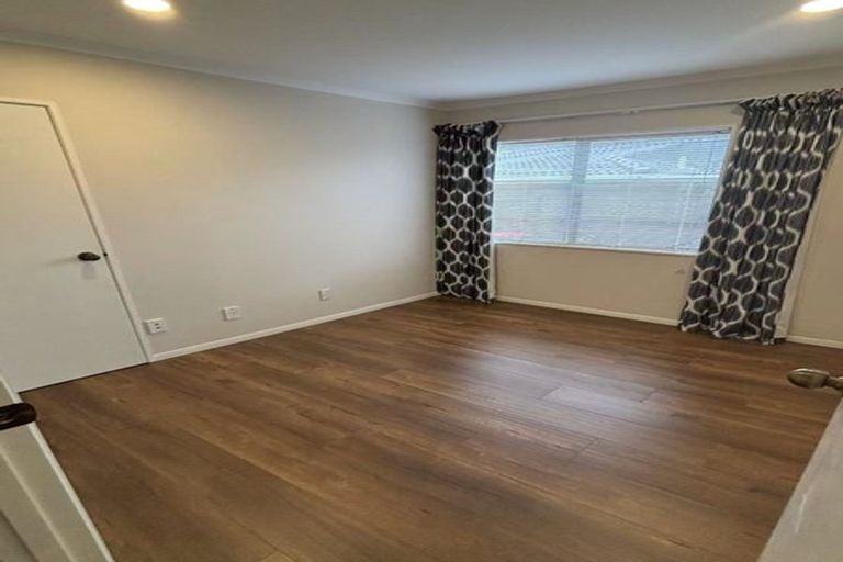 Photo of property in 7 Millhouse Drive, Northpark, Auckland, 2013