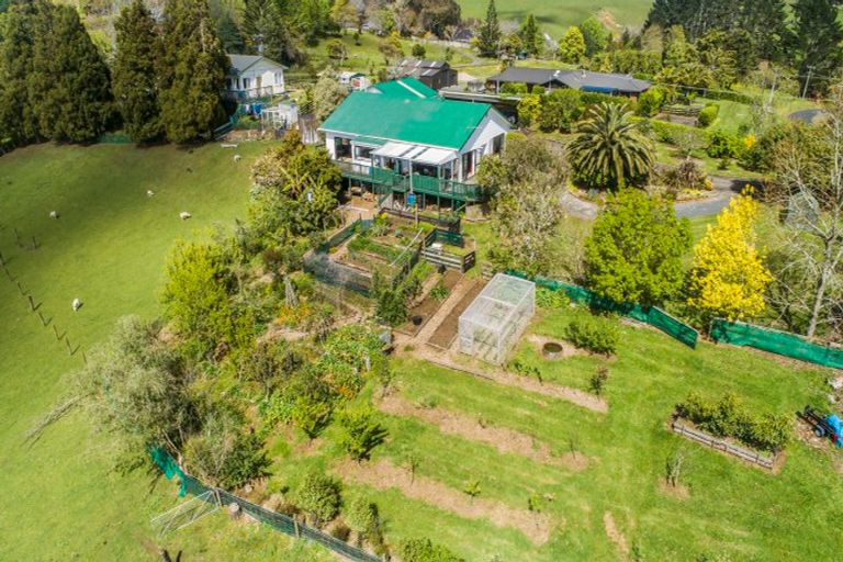 Photo of property in 33 Needham Road, Paerata, Drury, 2578