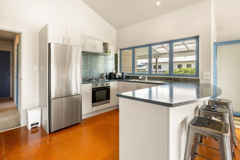 Photo of property in 15 The Crowsnest, Cooks Beach, Whitianga, 3591