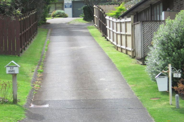 Photo of property in 15 Palmyra Way, Half Moon Bay, Auckland, 2012