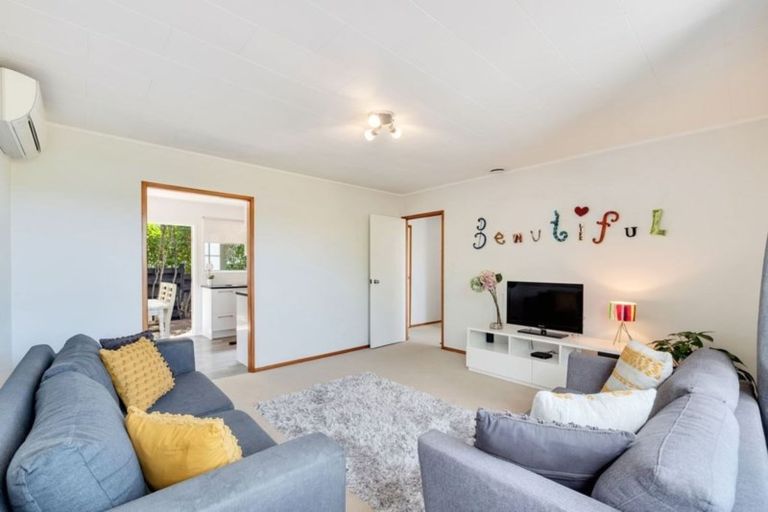 Photo of property in 2/8 Cranston Street, Torbay, Auckland, 0632