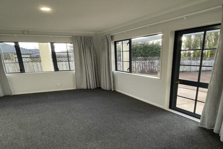 Photo of property in 17 Tokay Place, Huapai, Kumeu, 0810