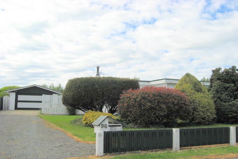 Photo of property in 96 Main North Road, Woodend, 7610