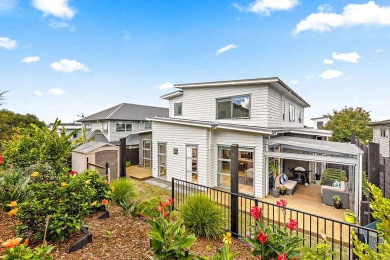 Photo of property in 7 Tuangi Street, Long Bay, Auckland, 0630