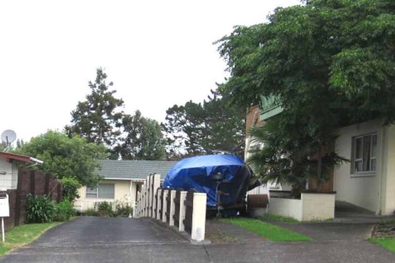 Photo of property in 1/341 Royal Road, Massey, Auckland, 0614