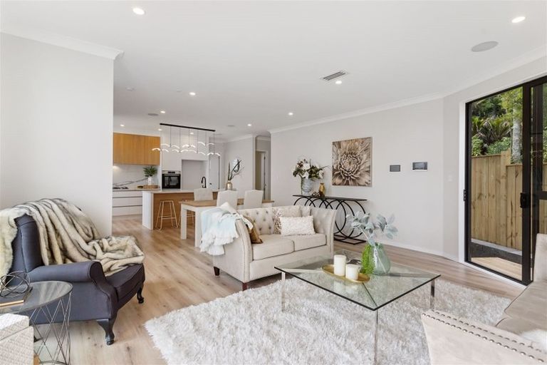 Photo of property in 44 Drumbuoy Drive, Flat Bush, Auckland, 2019