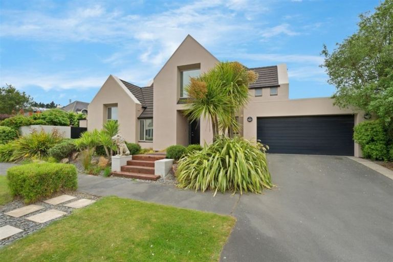 Photo of property in 6 Chateau Drive, Burnside, Christchurch, 8053