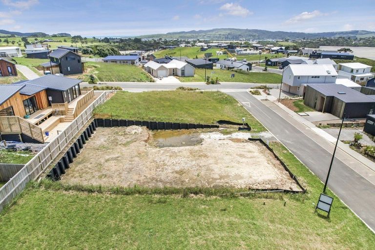 Photo of property in 4 Kapokapowai Street, Raglan, 3225