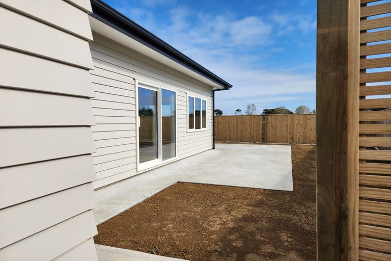 Photo of property in 3 Pahiki Crescent, Levin, 5510
