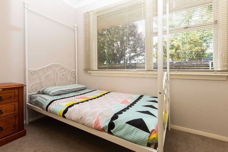 Photo of property in 36 Warren Crescent, Hillmorton, Christchurch, 8025