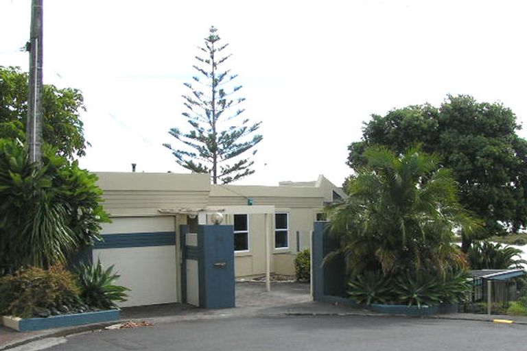 Photo of property in 42 Walter Street, Hauraki, Auckland, 0622