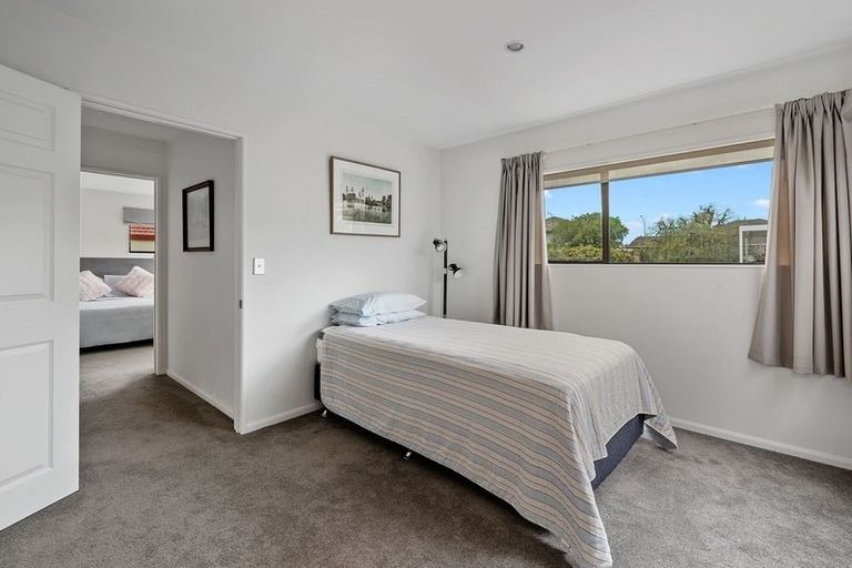 Photo of property in 2/3 Hart Road, Hauraki, Auckland, 0622