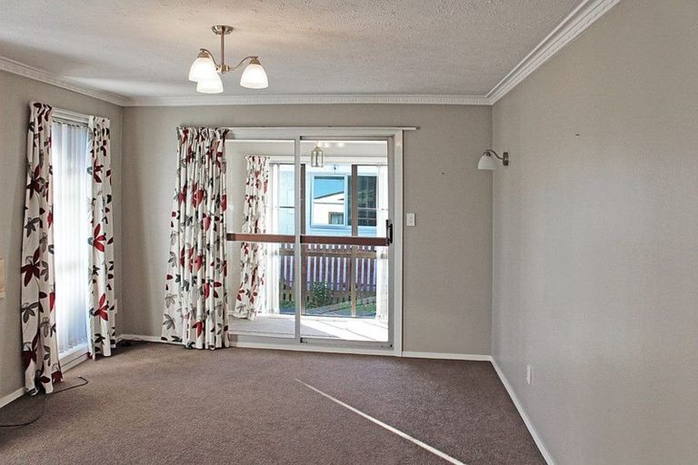 Photo of property in 1/220 Waimairi Road, Ilam, Christchurch, 8041