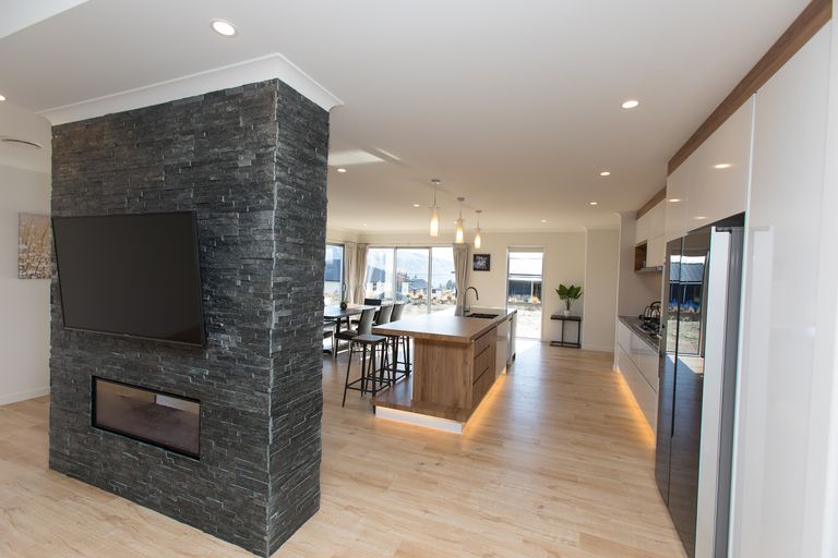 Photo of property in 25 Mistake Drive, Lake Tekapo, 7999