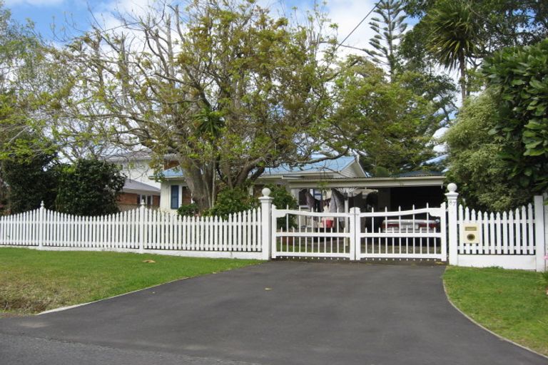 Photo of property in 87 Ferry Parade, Herald Island, Auckland, 0618