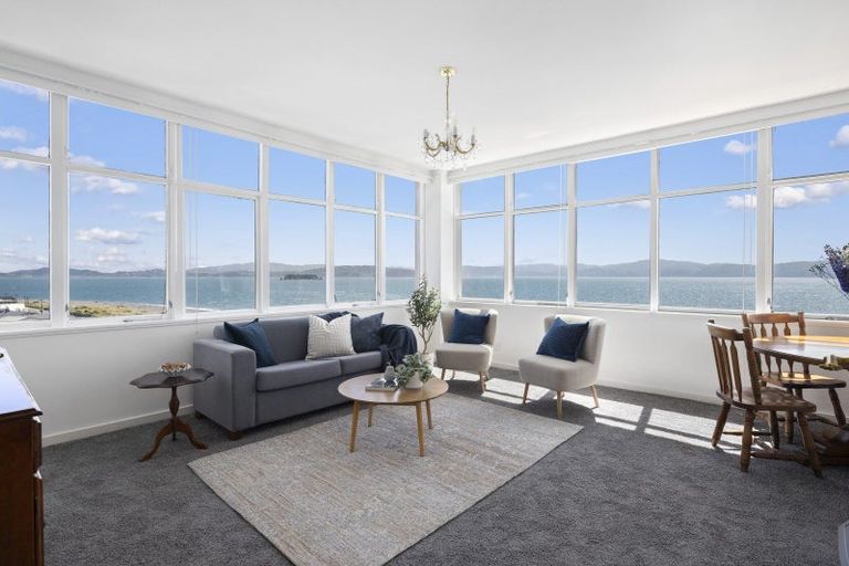 Photo of property in Rona House, 33 Rimu Street, Eastbourne, Lower Hutt, 5013