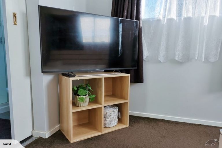 Photo of property in 14 Sharivari Place, Conifer Grove, Takanini, 2112