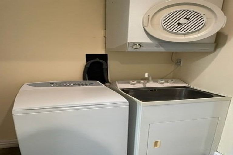 Photo of property in 16c Hobson Street, Thorndon, Wellington, 6011